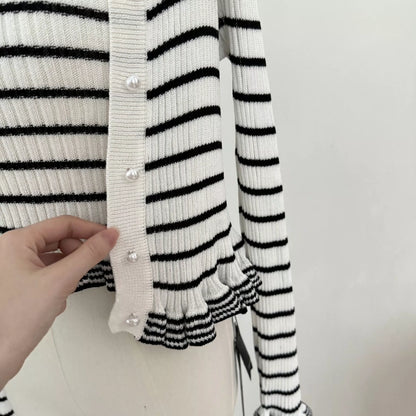 D 25 Veste cardigan à col en V en tricot rayé