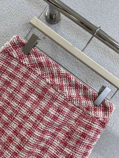 C 25 Red and white checked tweed beaded skirt