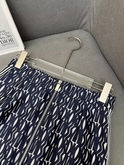 D 25 Patterned jacquard half skirt with front center zipper