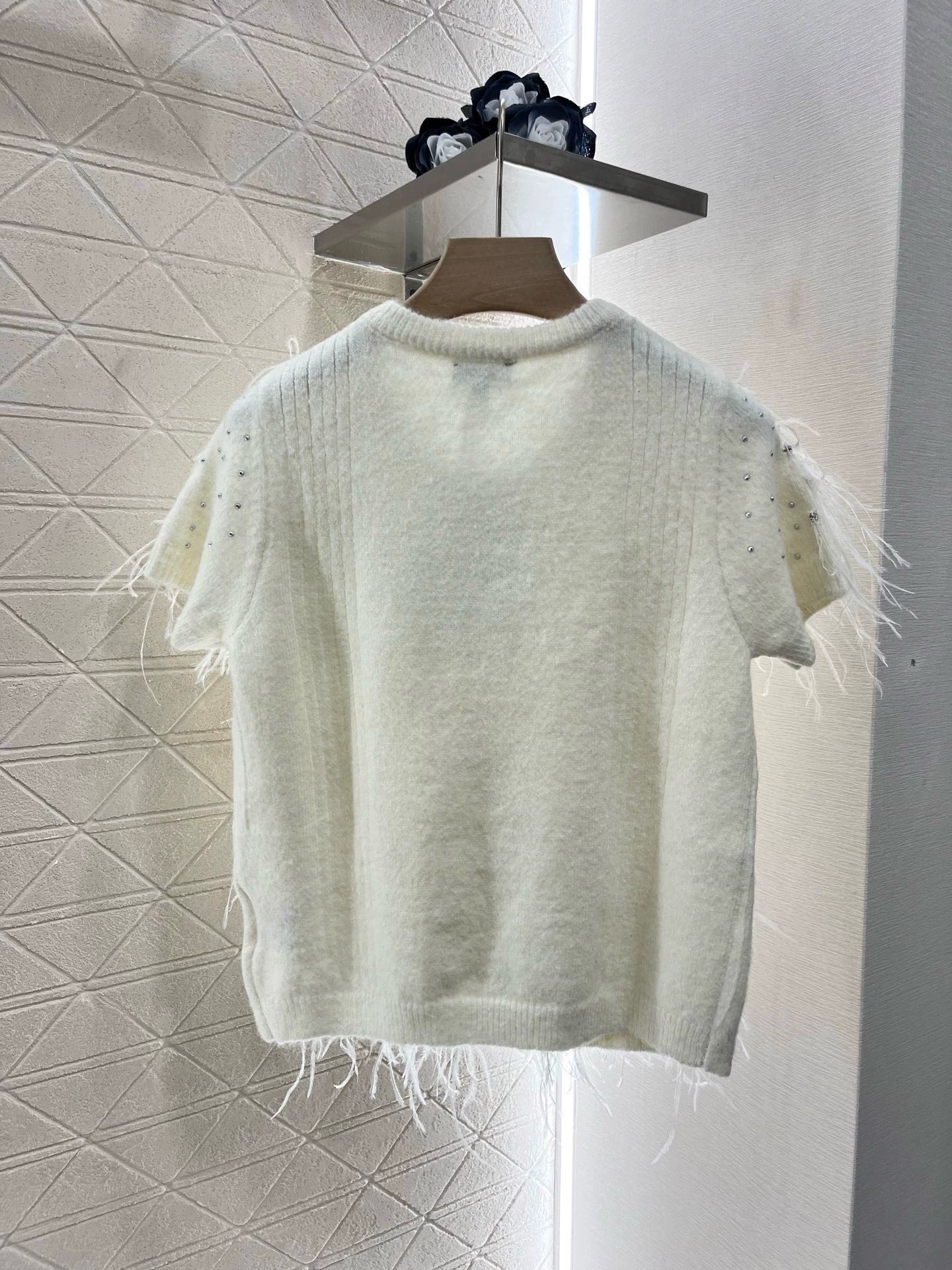 C 25 Rhinestone Feather Knit Cardigan(Black white)