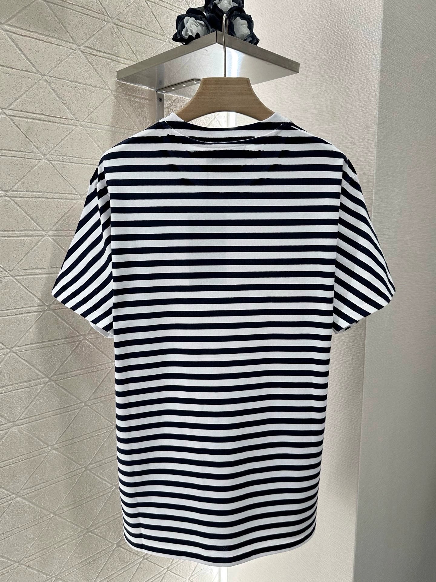 G 25 Round Neck Striped Letter Short Sleeve T-Shirt