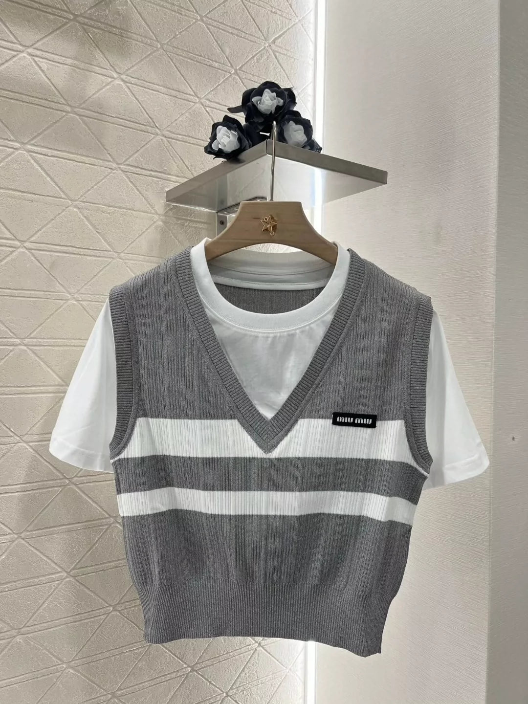 M 25 New Color Clash Fake Two Piece Top