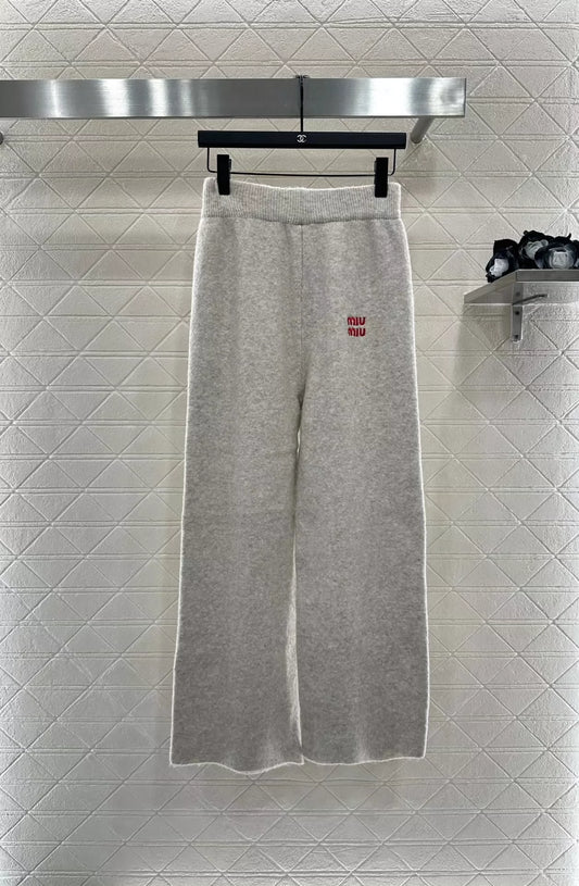 M 25fw Knitted Pullover Top and Pants Set