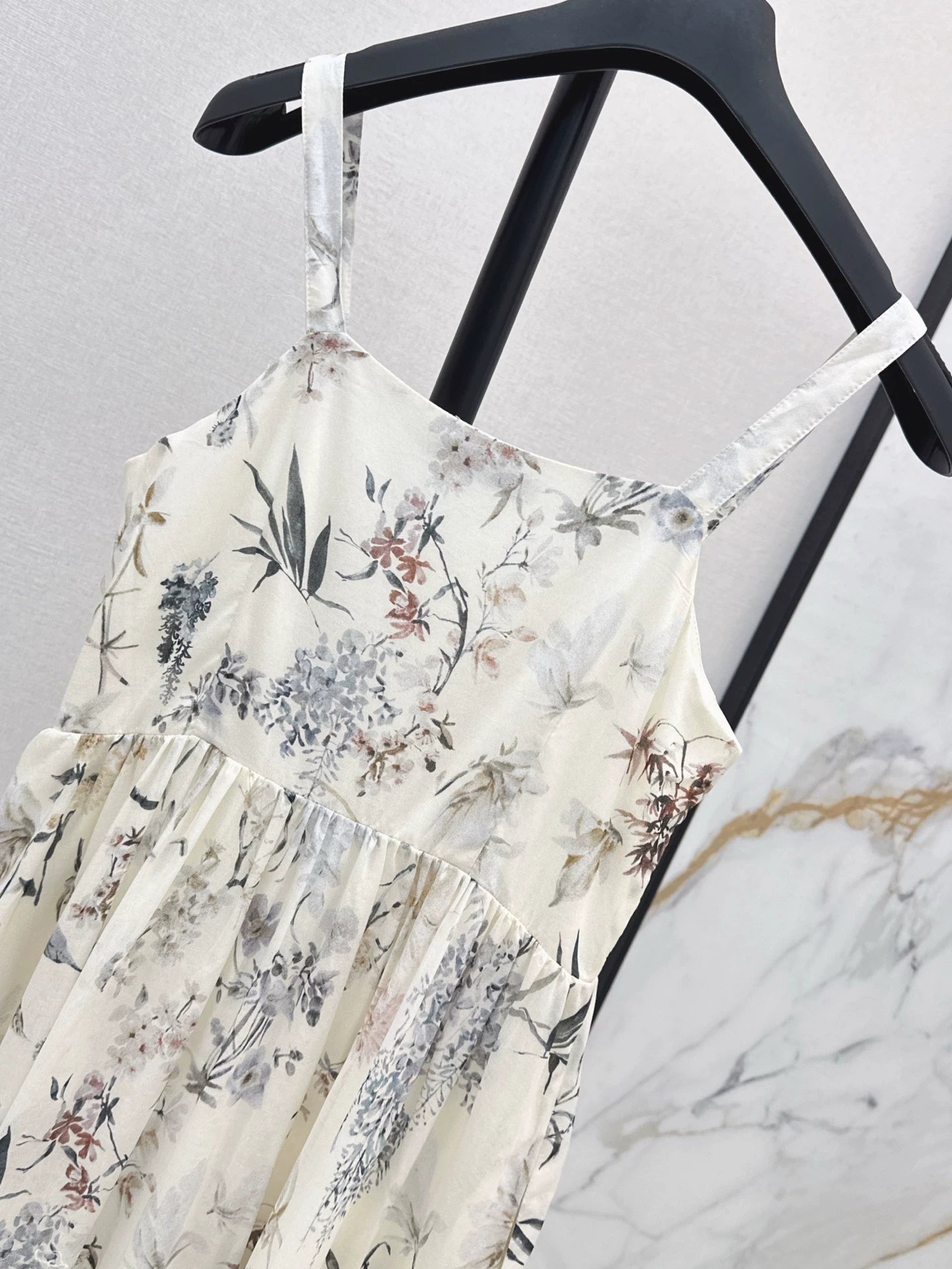 D 25 Spring and Summer New Printed Halter Dresses