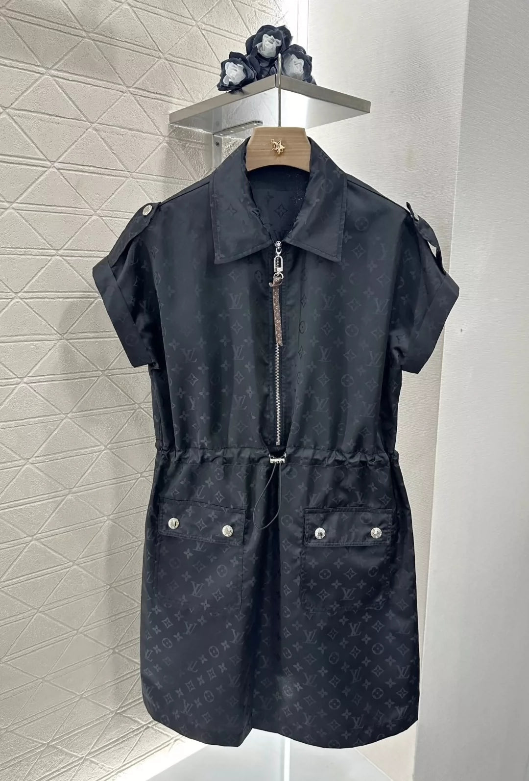 L 25 Frühling/Sommer Kurzarm-Jacquard-Kleid mit Kordelzug 