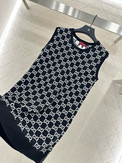 G 25 Reversible jacquard knitted vest dress