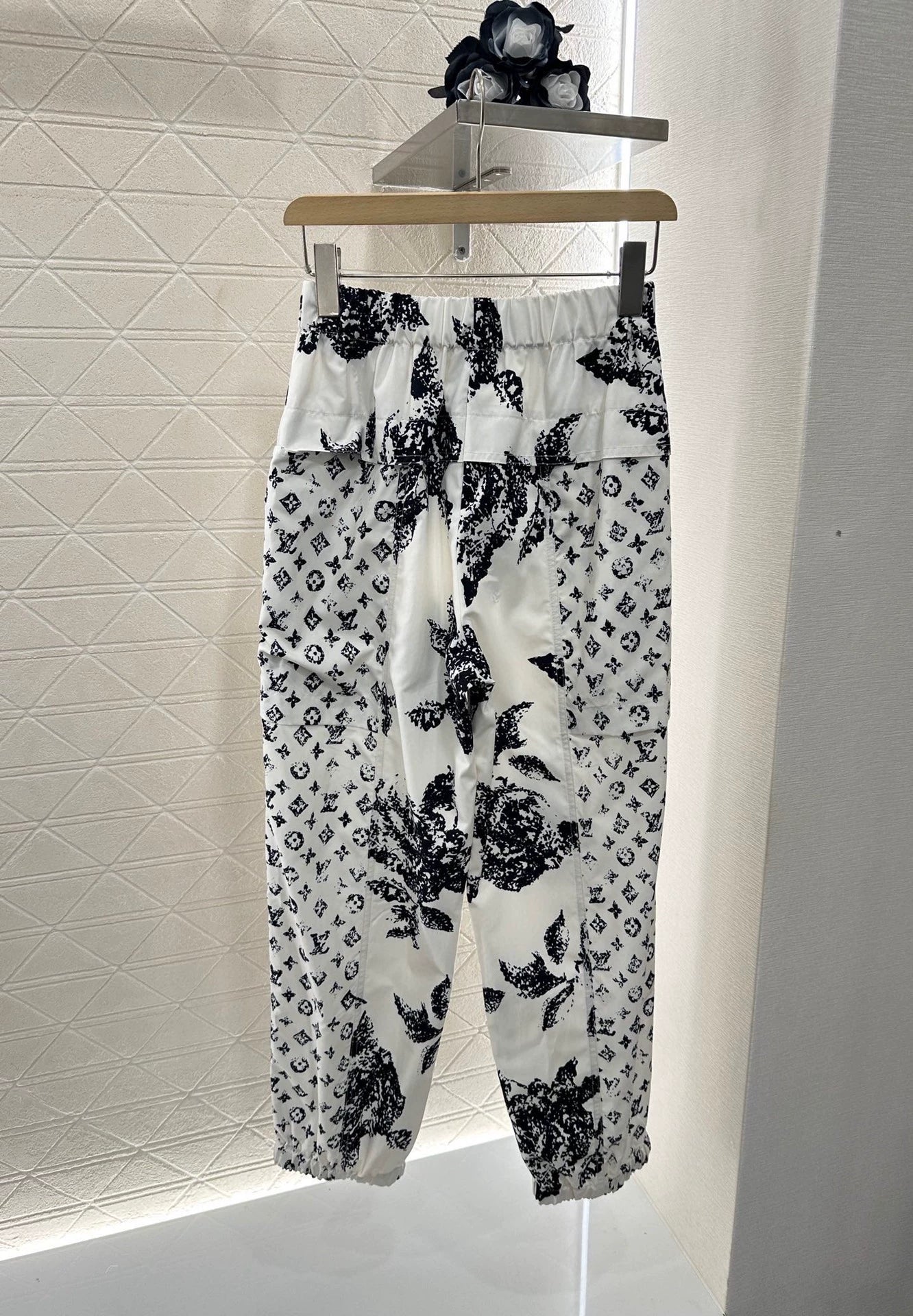 L 25 Hooded printed jacket and trousers set