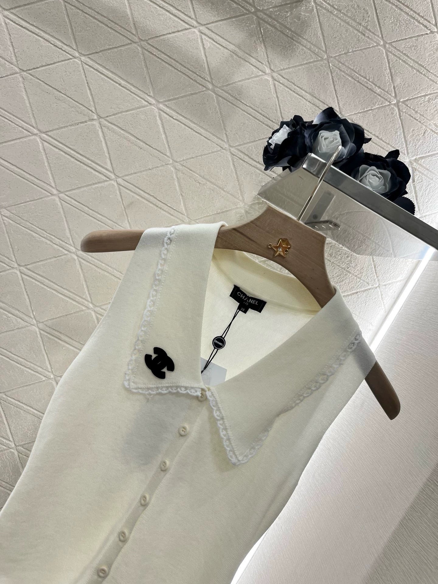 C 25 new lace lapel knit undershirt