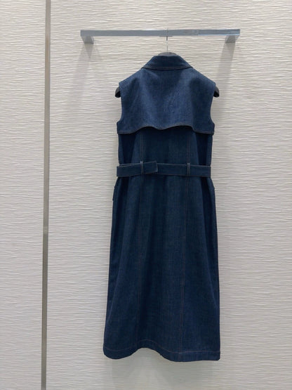 D 25 Super chic new denim dress!