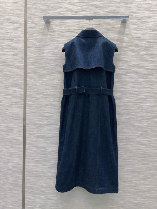 D 25 Super chic new denim dress!