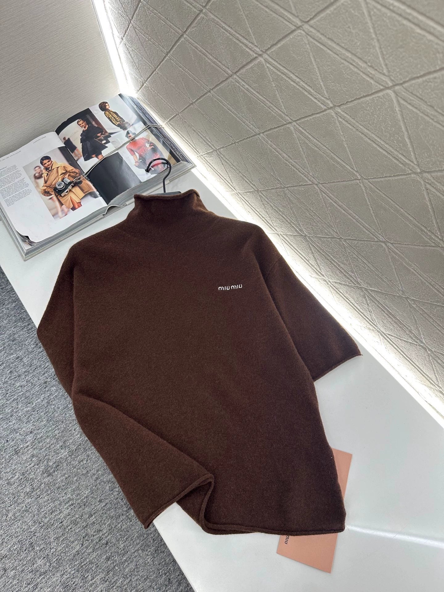 M 25 Mock-neck knit short-sleeved top