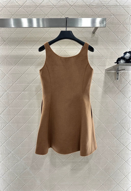 L 25 woolen vest dress