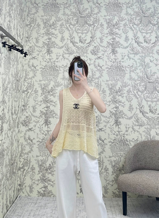 C 25 New Cutout Beaded Knit Vest