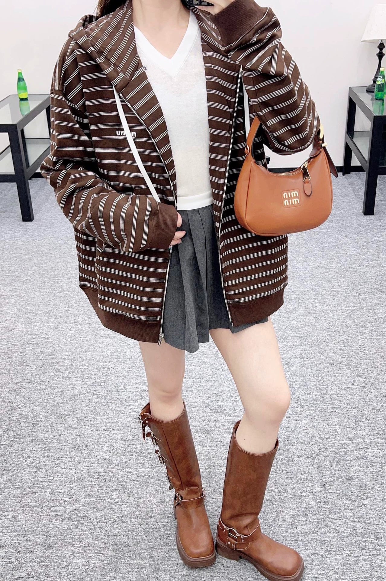 M 25 Hooded zip-up sweatshirt