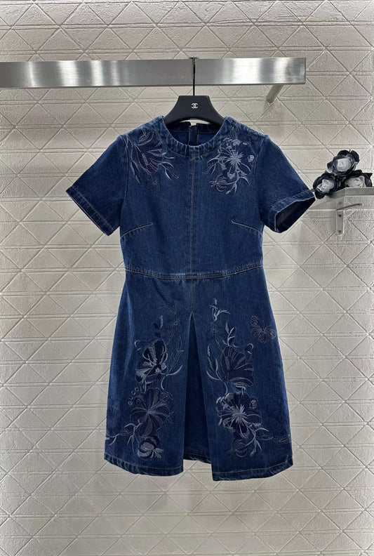 G 25 embroidered dress