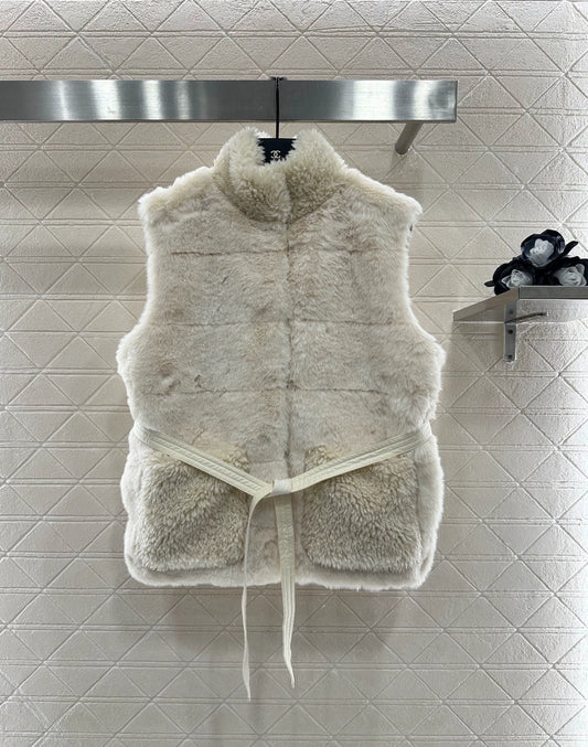 Mon 25 Plush Snap-Button Down Vest