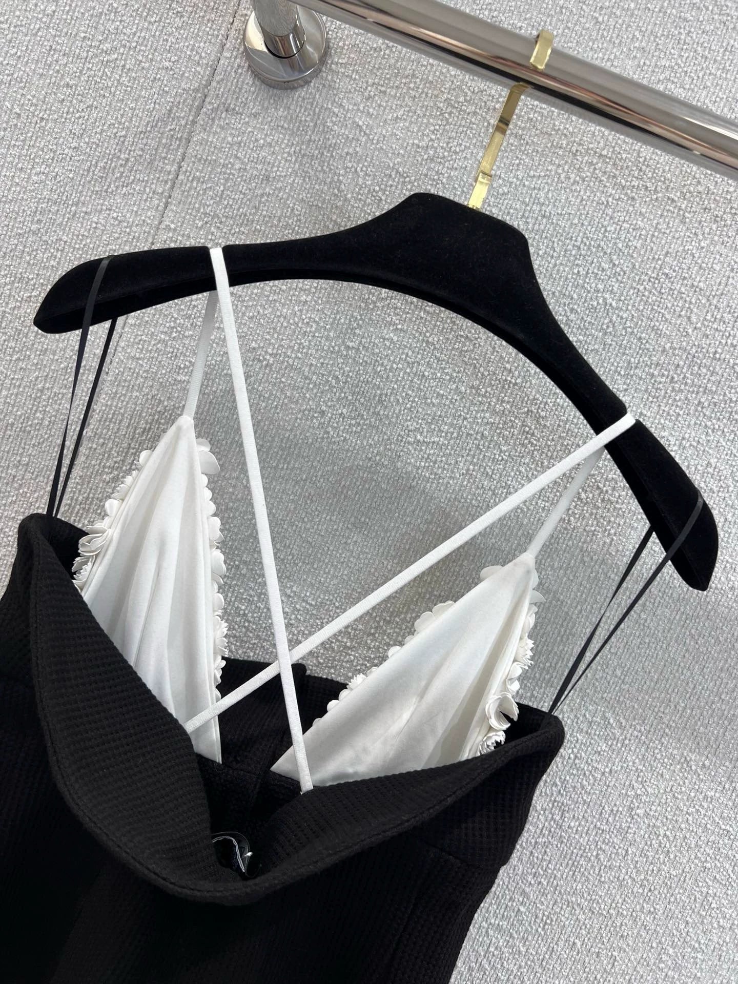 C 25Ss early spring new style French black and white splicing tube top camisole