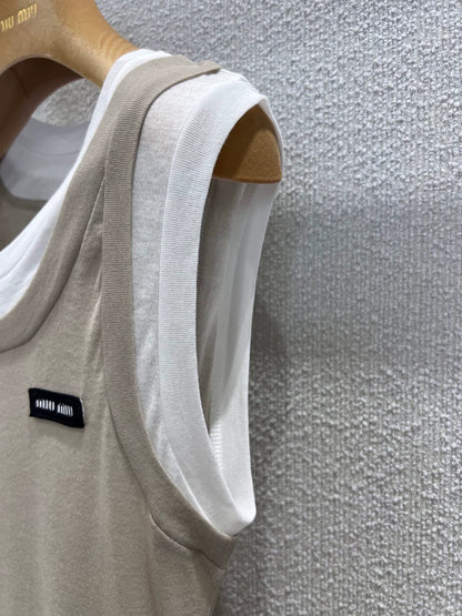 M 25SS new summer style fake two-piece contrasting color decorative label sleeveless vest