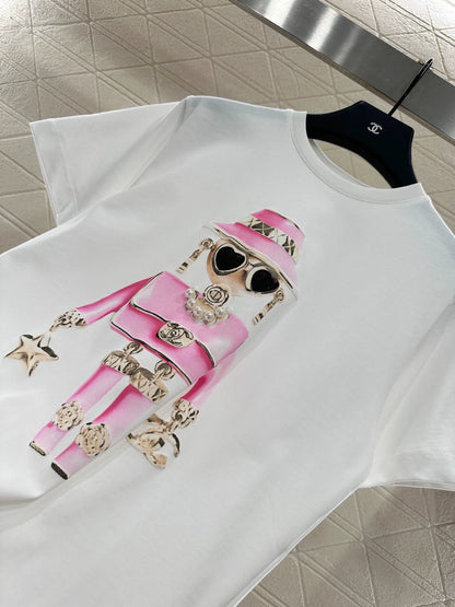 C 25 Crew neck, bag and doll print, pearl T-shirt.