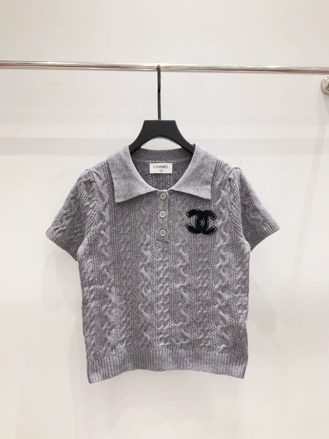 C 25 new logo button lapel short-sleeved knitted top（pink,gray,beige）