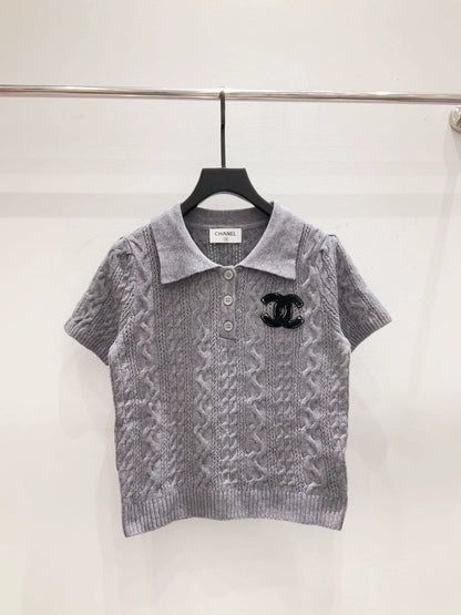 C 25 new logo button lapel short-sleeved knitted top（pink,gray,beige）