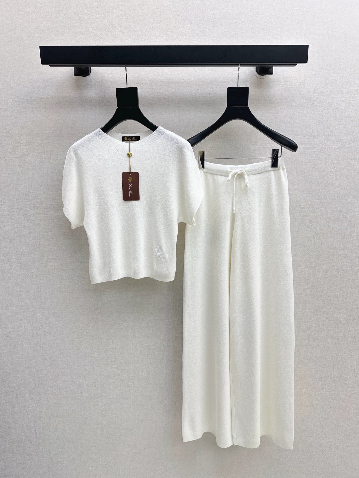Lor 25 Frühling/Sommer Neuer High-End-Strickanzug im minimalistischen Stil 