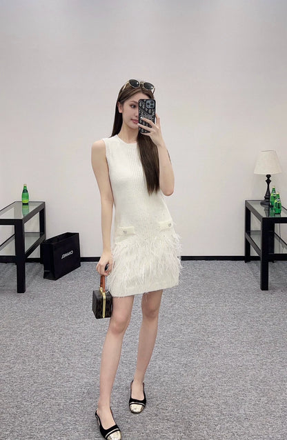 C 25 Spring and Summer new style hot diamond feather knitted vest skirt