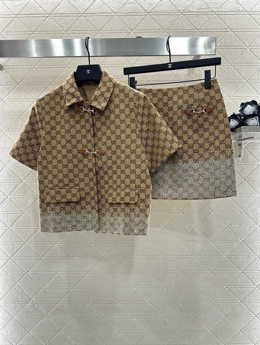 G 25 Hot diamond short-sleeved jacket and skirt suit