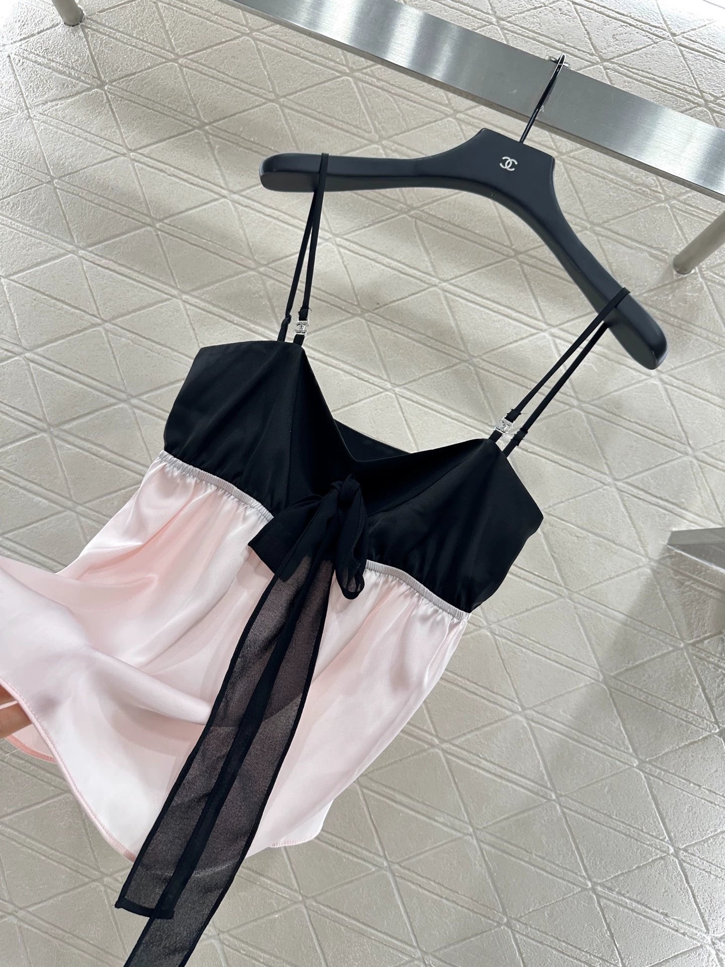 C 25 Colorblock-Camisole mit Schleife 