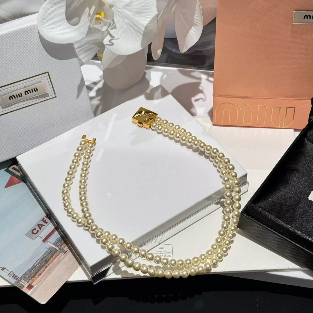 M 25 Gold letter square double pearl necklace