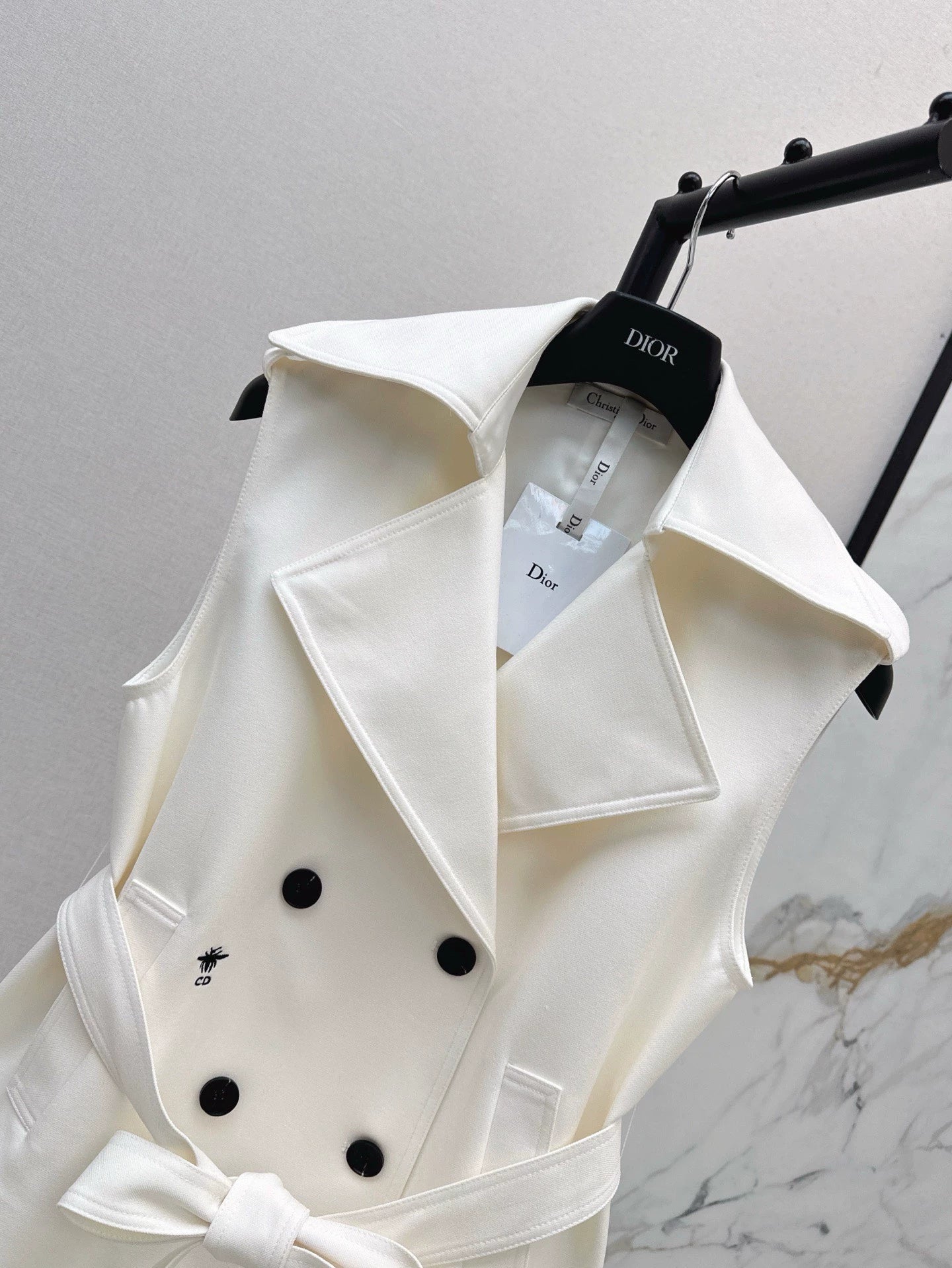 D 25 Spring/Summer New Vest
