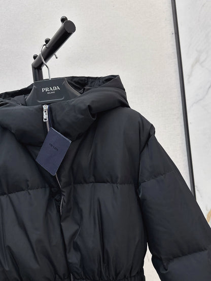 P 25fw Hooded slim-fit mid-length down jacket