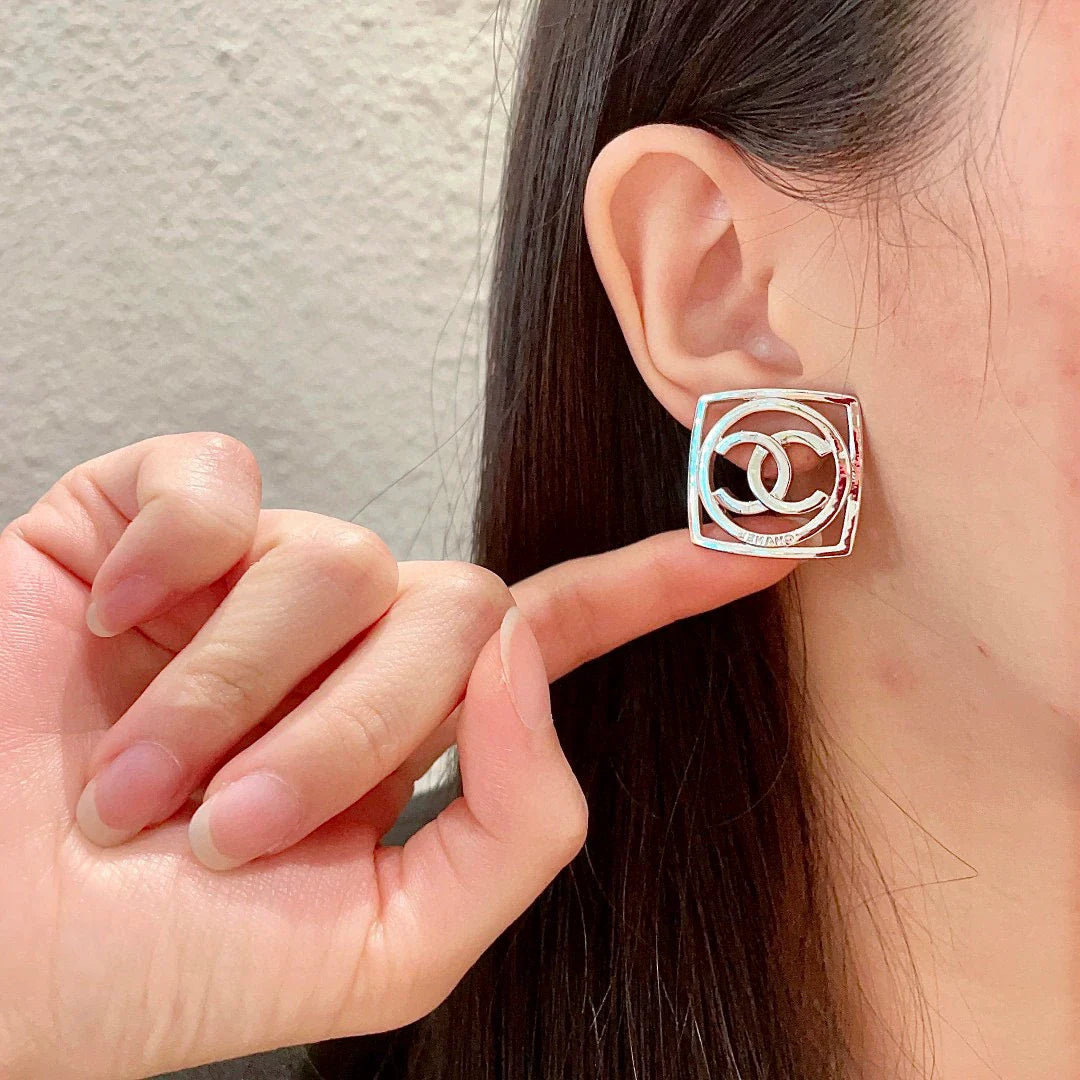 25 Summer new classic double C letter earrings