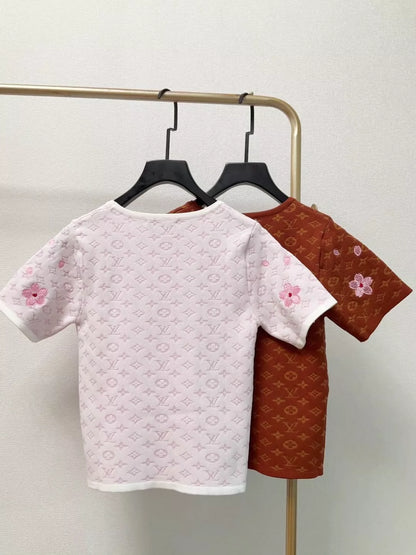 L 25 New Letter Full Print Embossed Flower Embroidery Knit Crew Neck Short Sleeve