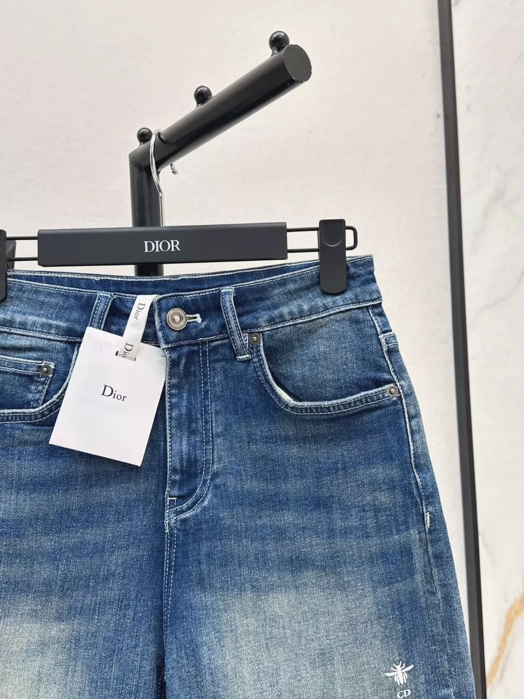 D 25 Spring/Summer New Classic Bee Embroidered Shorts(S-XXL,plus size)