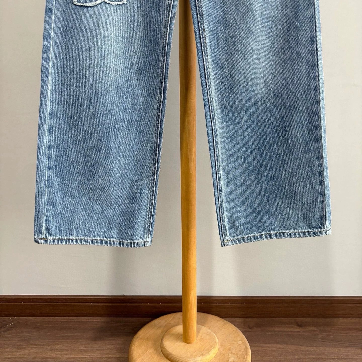 C 25fw Logo patch denim straight-leg pants