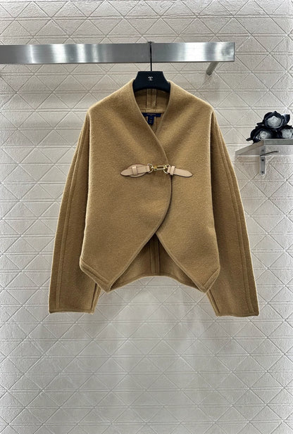 L 25 Buckled double-sided cape coat