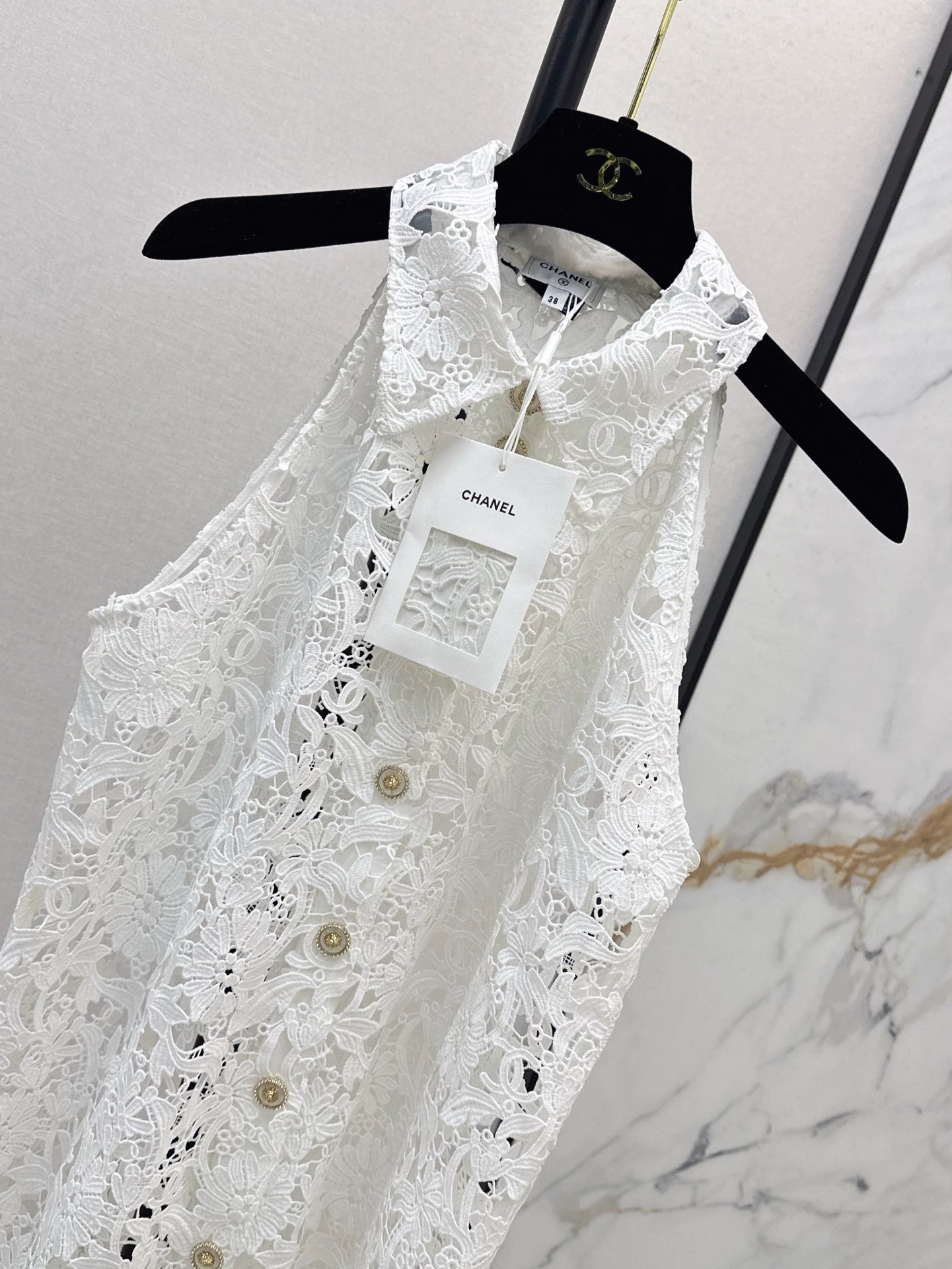 C 25 Spring and Summer New Hollow Pattern Vest Shirt