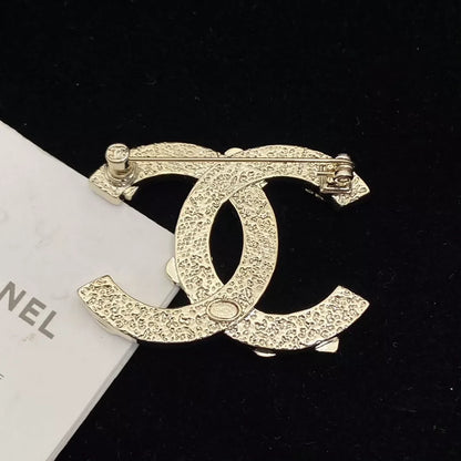 25 Summer new pink enamel double C brooch