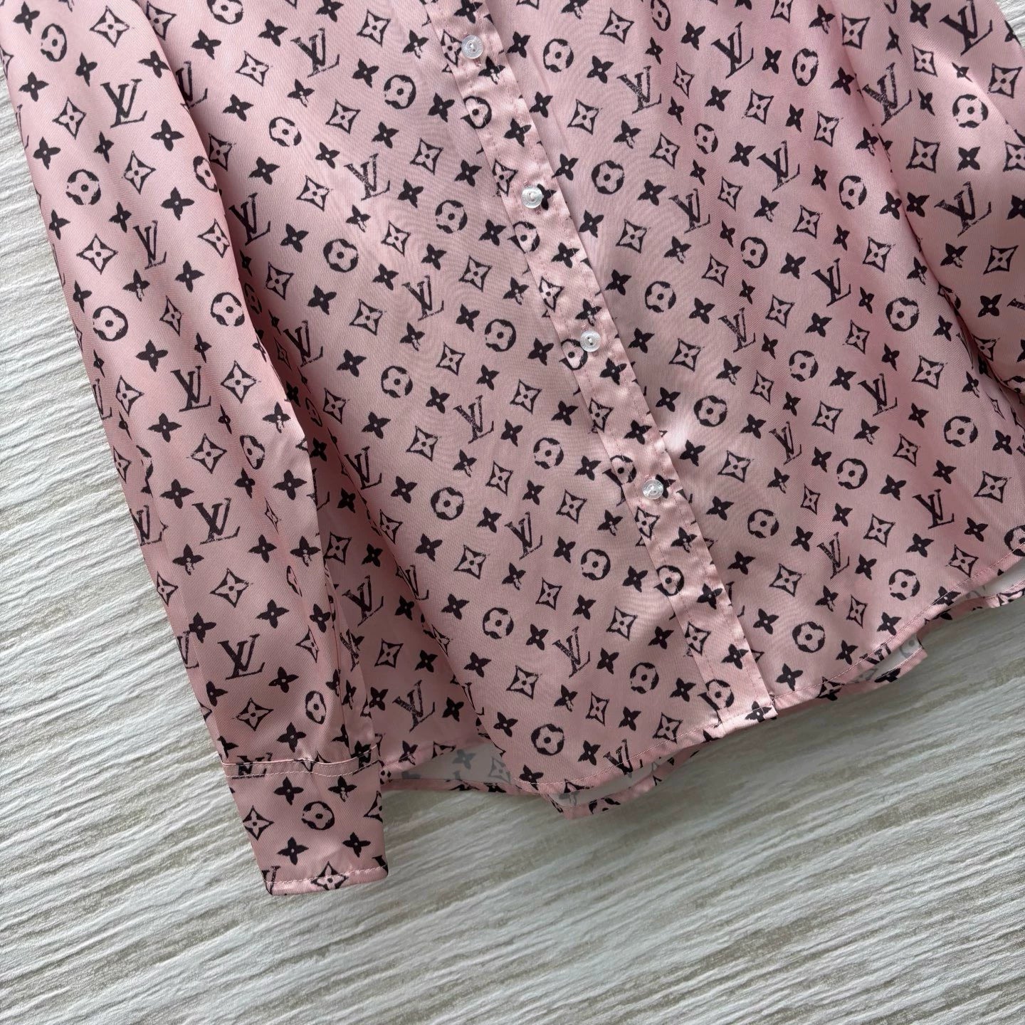 L 25 Spring/Summer New Pink Silk Shirt