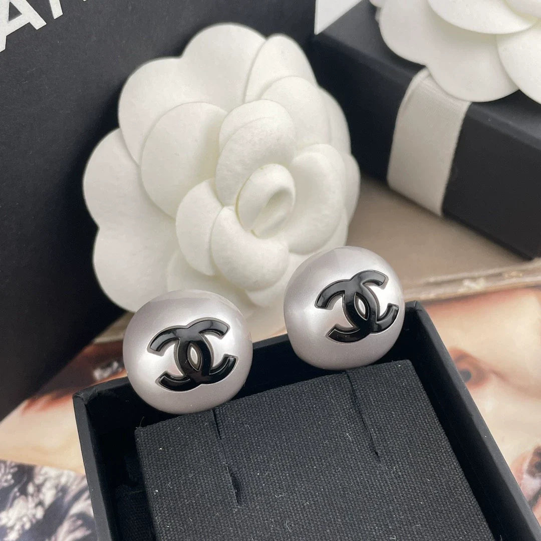 25 Summer new enamel double c pearl earrings