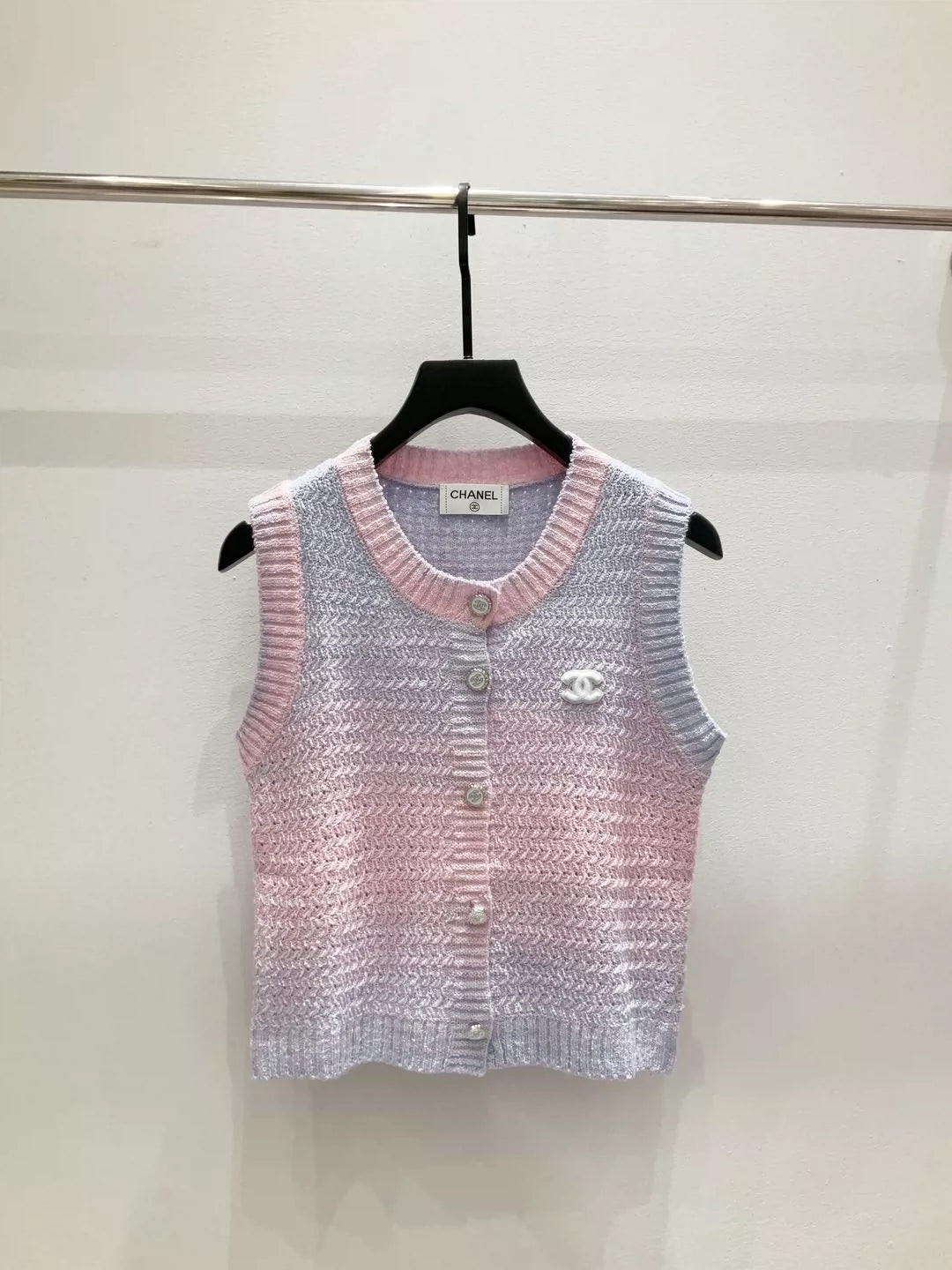 C 25 New gradient-colored dyed yarn knit vest