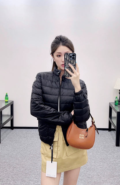Mon 25 Stand-up collar, thin down jacket.