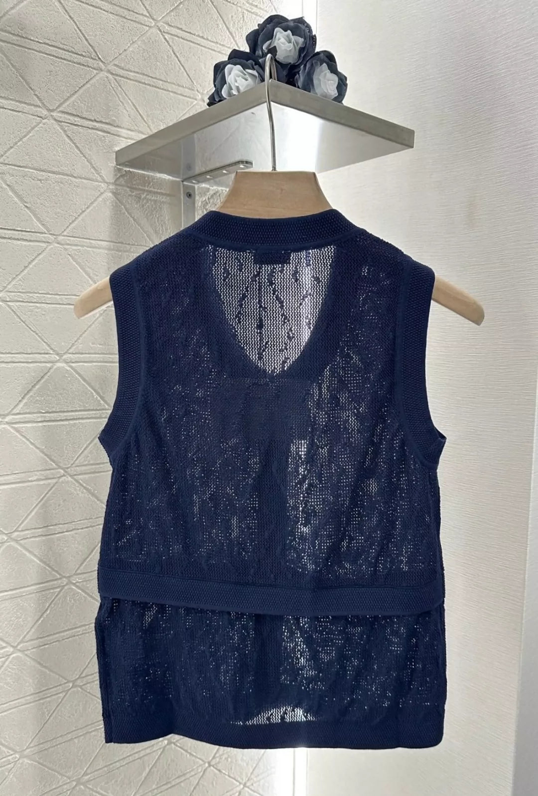 LO 25 spring and summer new embroidery letters knitted vest