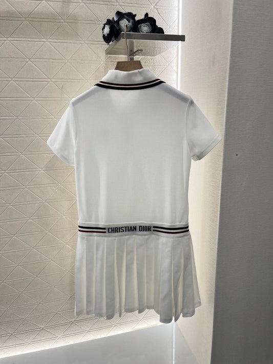 D 25 New Lapel Pleated Dress