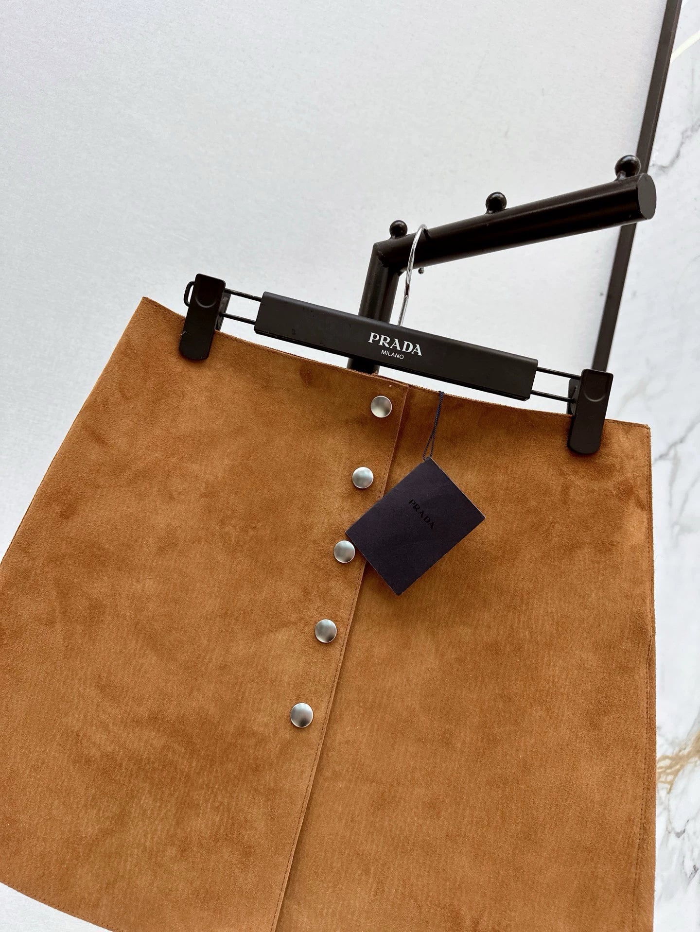 P 25 Spring/Summer Latest Highly Intelligent Sense of Chic Wear Lambskin Half Skirt