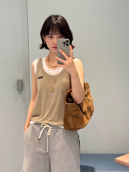 M 25SS new summer style fake two-piece contrasting color decorative label sleeveless vest