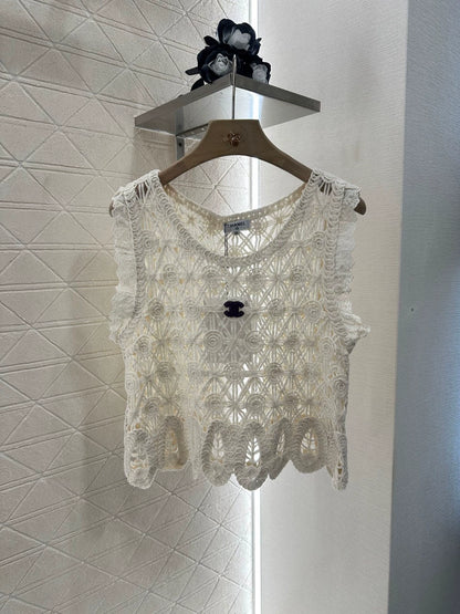 C 25 New Cutout Wave Lace Knit Tank Top