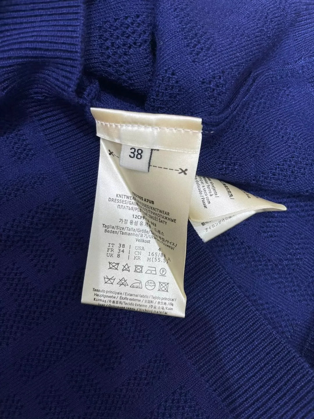 F 25 Kurzärmliges Strickkleid im neuen Stil mit geprägtem U-Ausschnitt 