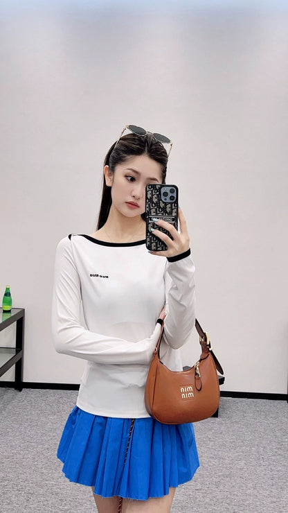 M 25 A versatile round-neck base layer.